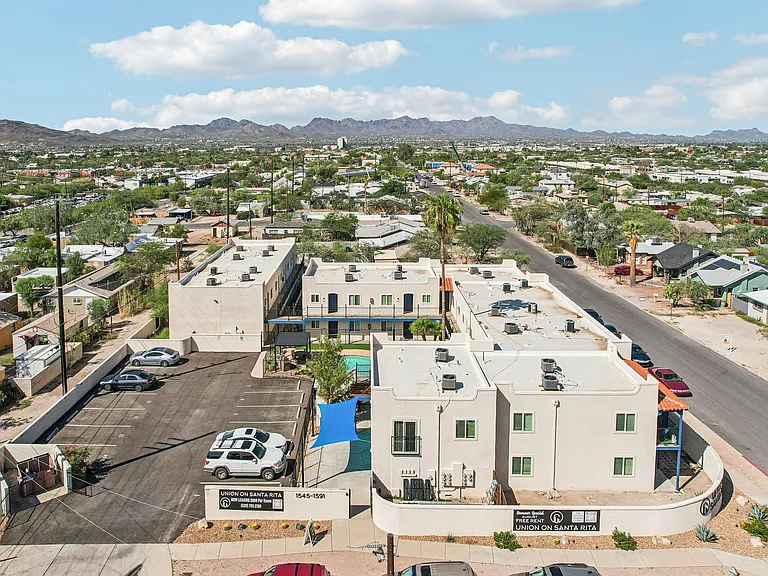 Union on Santa Rita — Photo 48