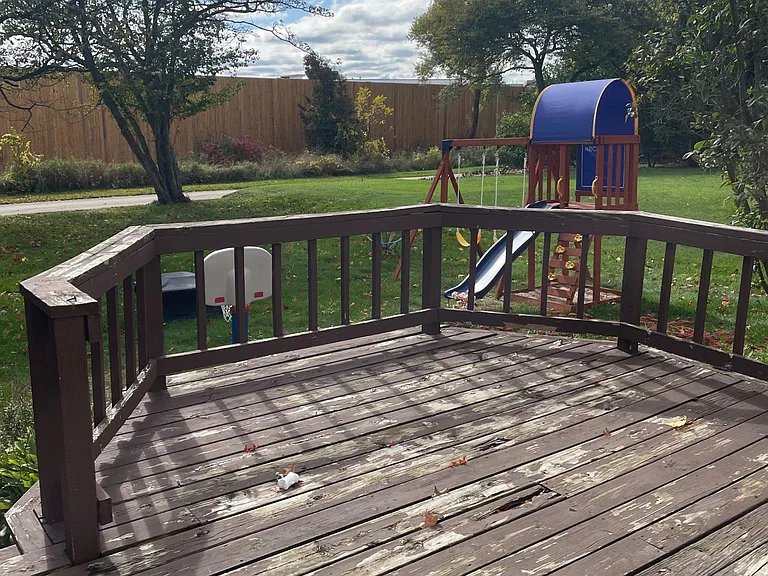 525 Maple St — Photo 8