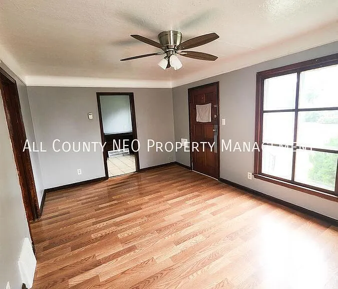 16409 Cloverside Ave — Photo 5