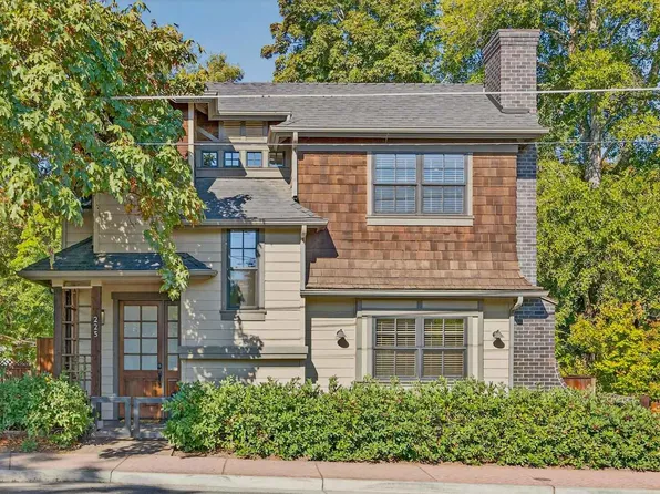 225 N Oregon St, Jacksonville, OR 97530
