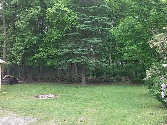 5th image of 28 E Greenwich Ave