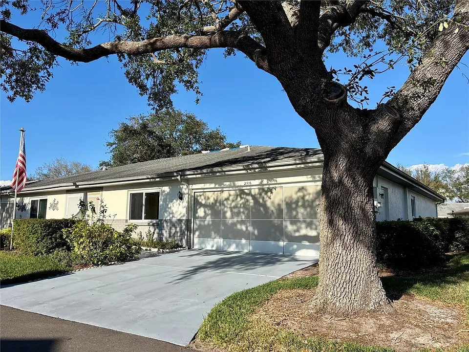 2516 Larkin Dr #2516