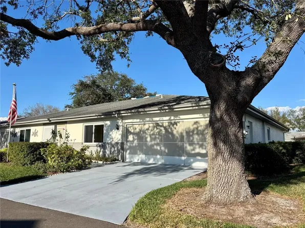 2516 Larkin Dr #2516, Sun City Center, FL 33573
