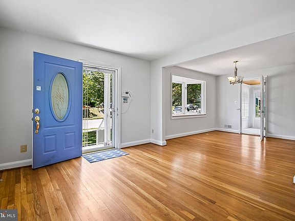 5th image of 5016 Pilgrim Rd