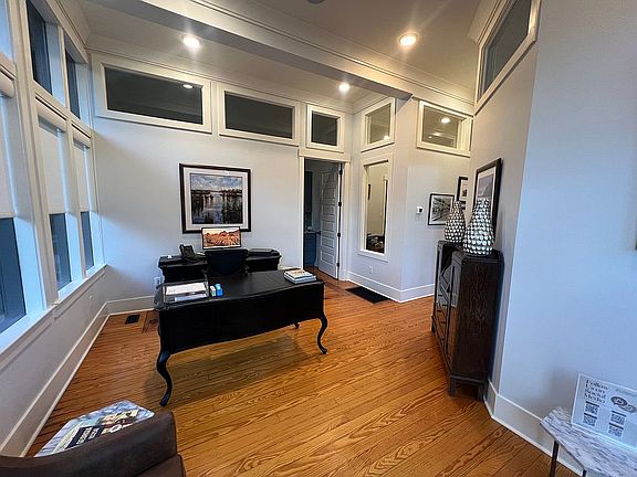 3rd image of 419 Montgomery St