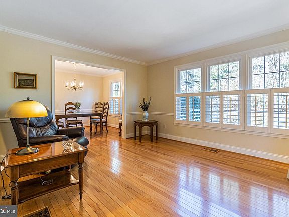 5th image of 9601 Lincolnwood Dr