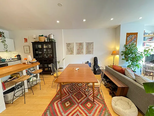 Rented by Realty Collective | media 15