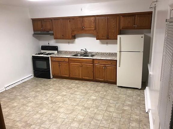 5th image of 143 Alwine Ave