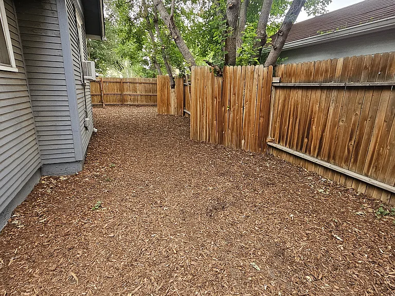 2840 Benton St — Photo 15