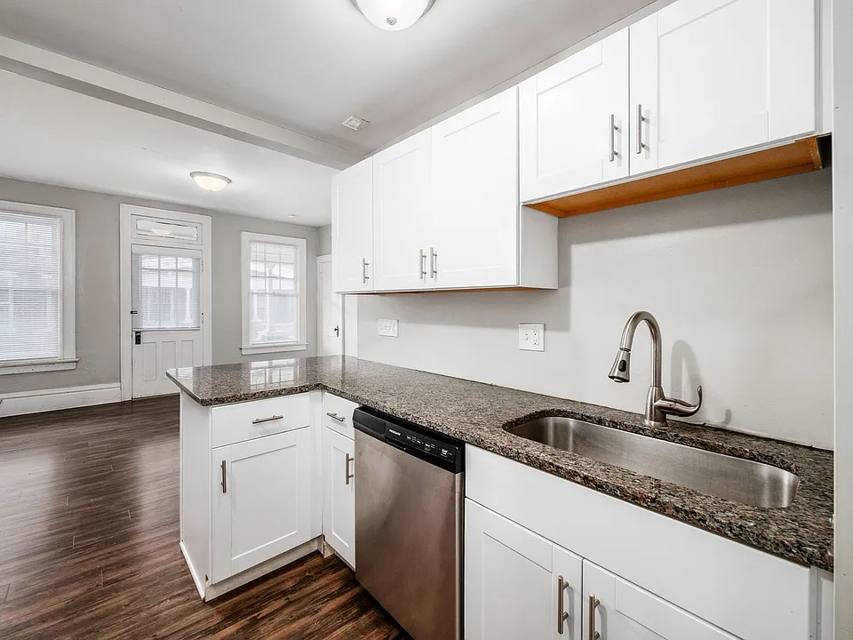 26 E 2nd Ave #25