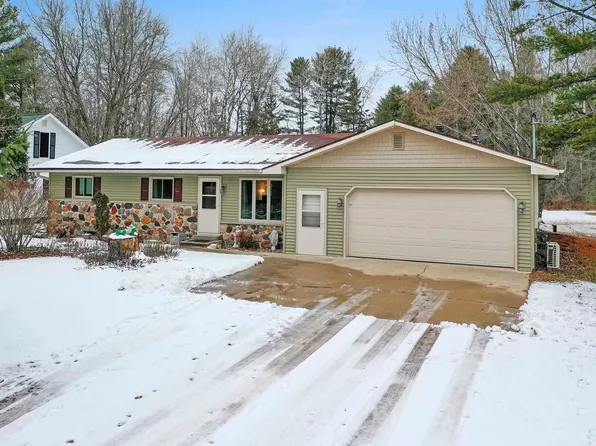 W6634 Lake Dr, Shawano, WI 54166