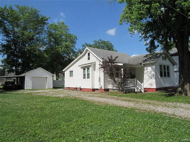 707 W South St photo 1