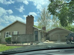 5229 SW 23rd St, Topeka, KS 66614