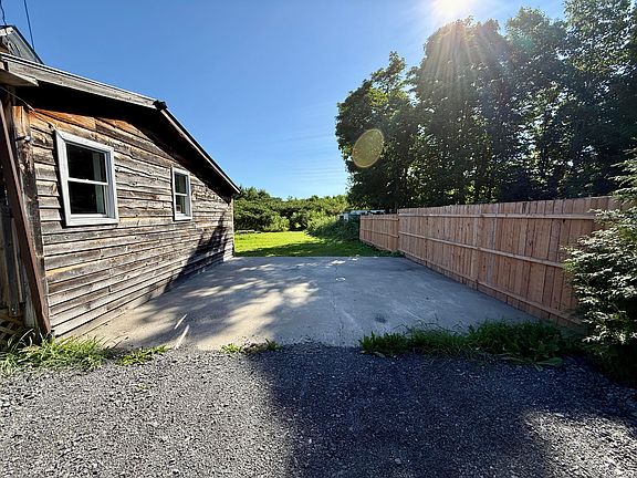3rd image of 1740 Plank Rd