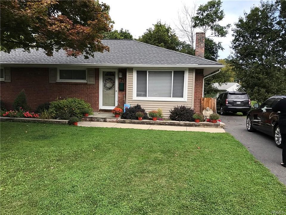 1st image of 24 Memorial Dr