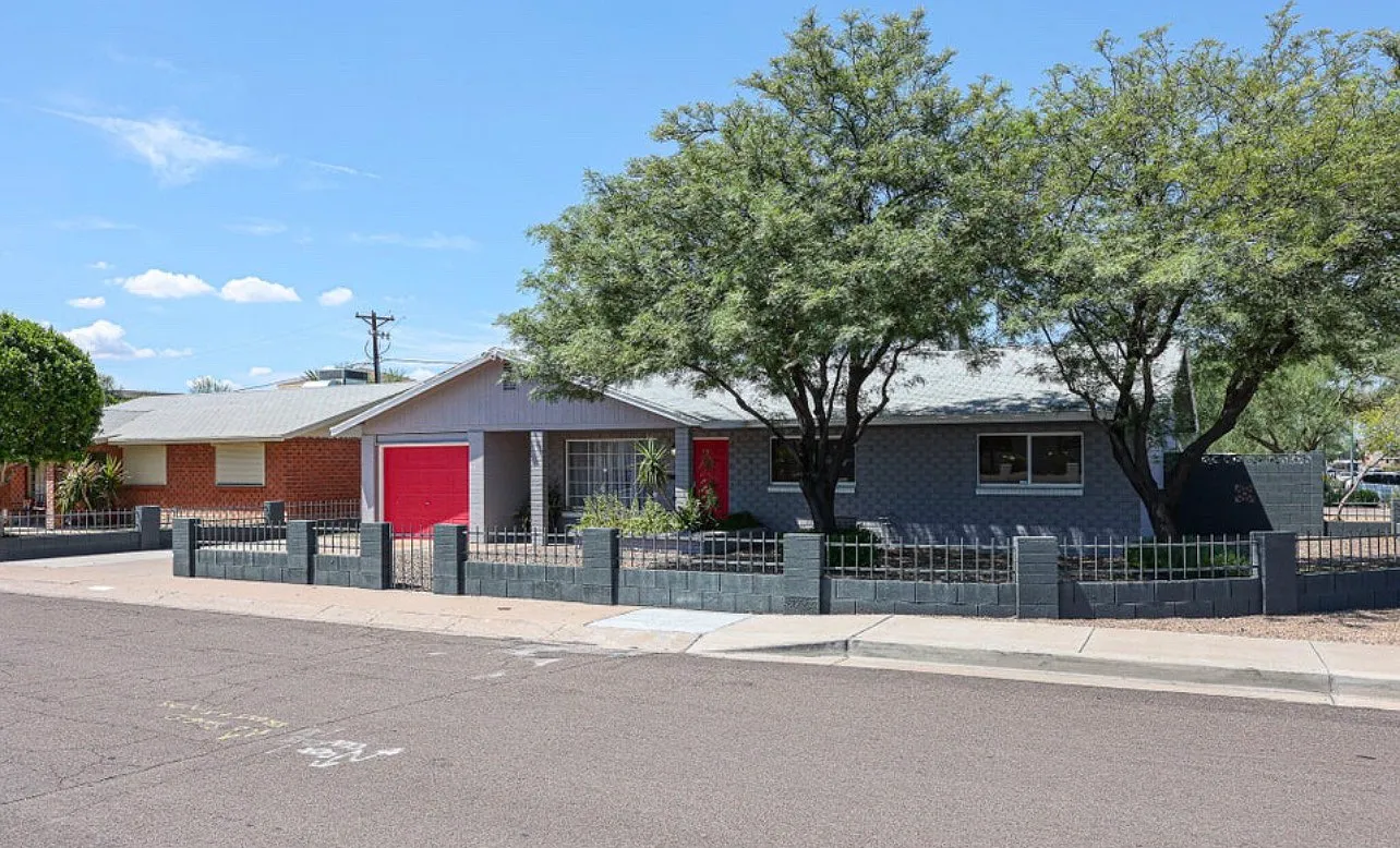 3 bed, 1906 sqft, $3,200 — Photo 2