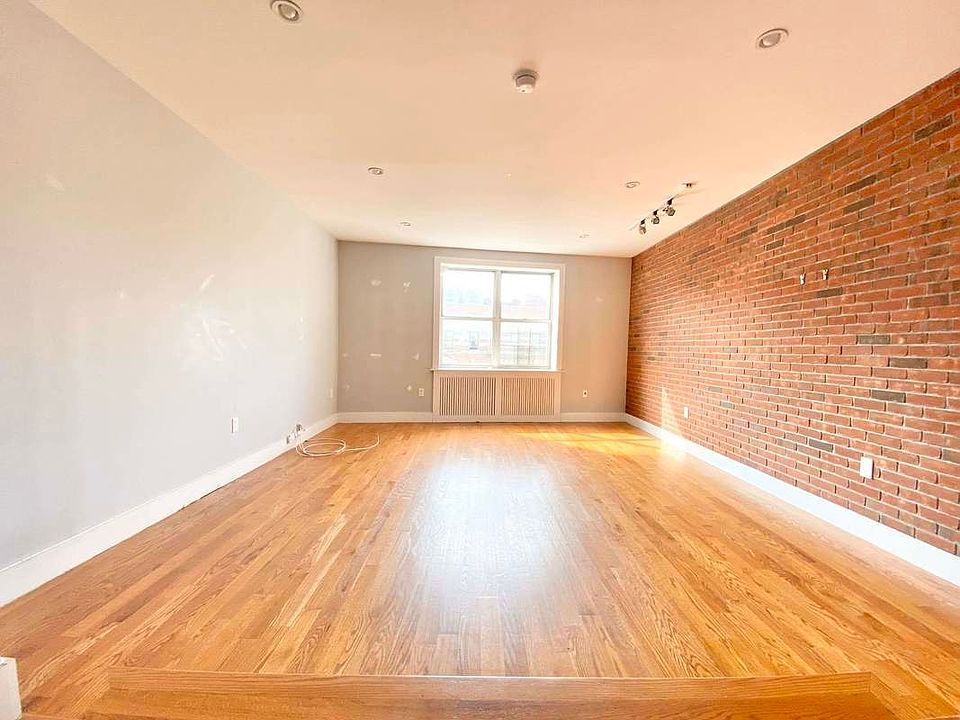 1st image of 4300 Broadway APT 4D
