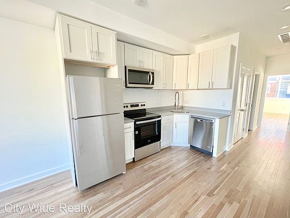2nd image of 2153 N Franklin St #B