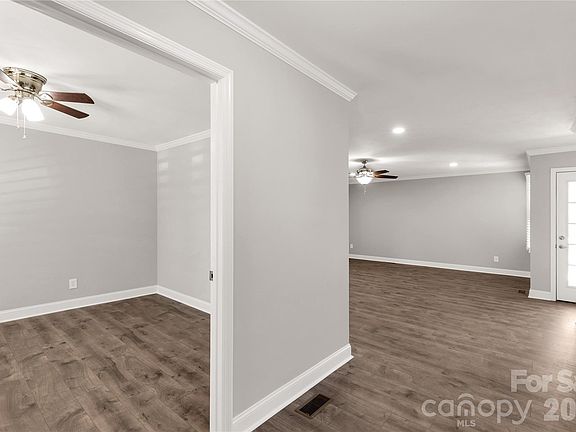 3rd image of 3879 Flat Creek Rd