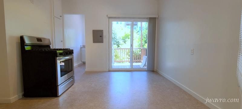 1st image of 3945 18th St