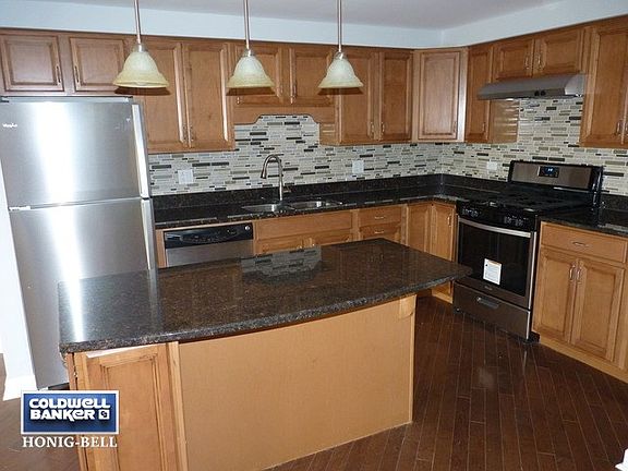 4th image of 130 E Grand Ave APT 306