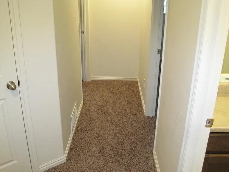 268 W Pioneer Cir — Photo 9