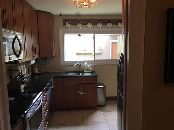 5th image of 760 Island Ct