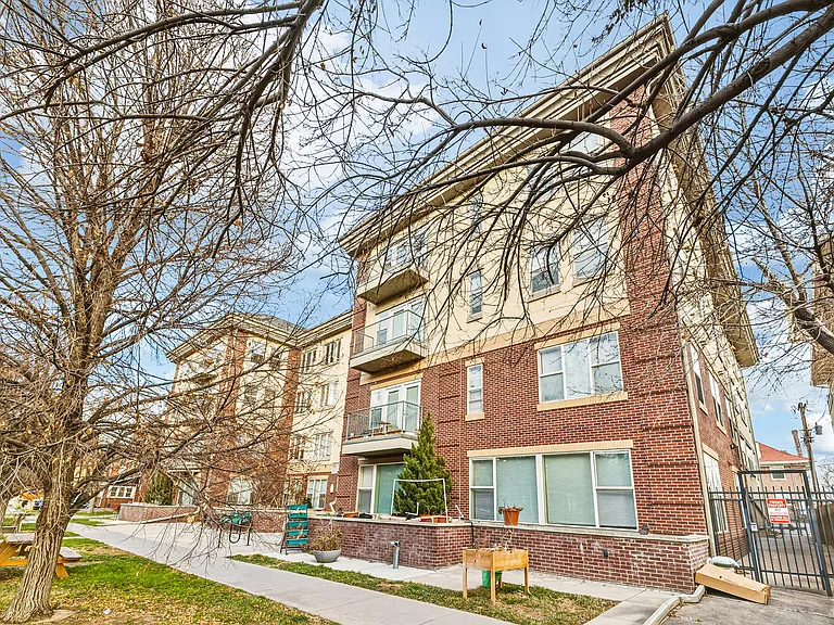City Park Residences — Photo 12