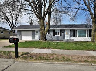 2423 Laverne Ln, Kaukauna, WI 54130