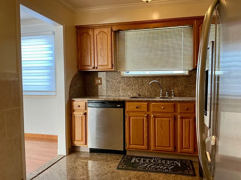 306 Jefferson Ave #1 — Photo 11