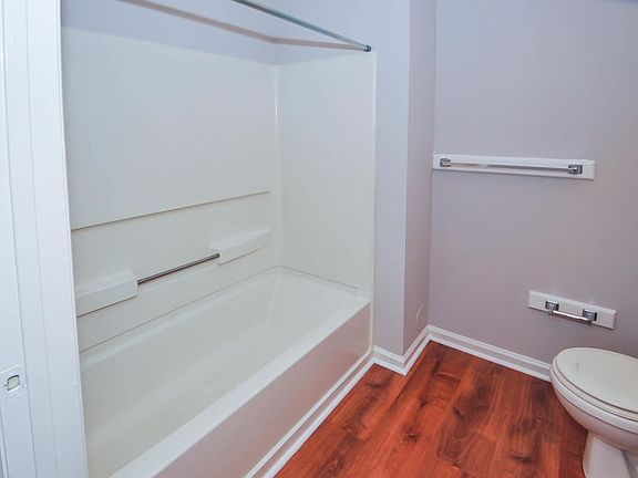 5th image of 2011 Wolftech Ln APT 202