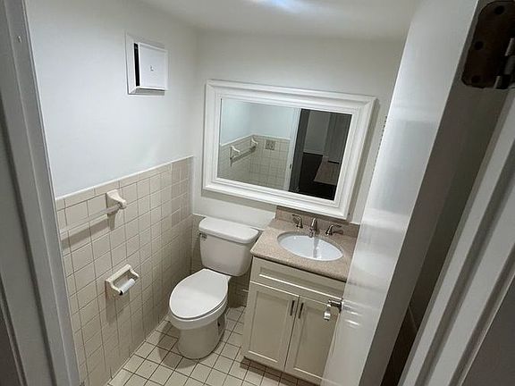 5th image of 821 Orchid Springs Dr