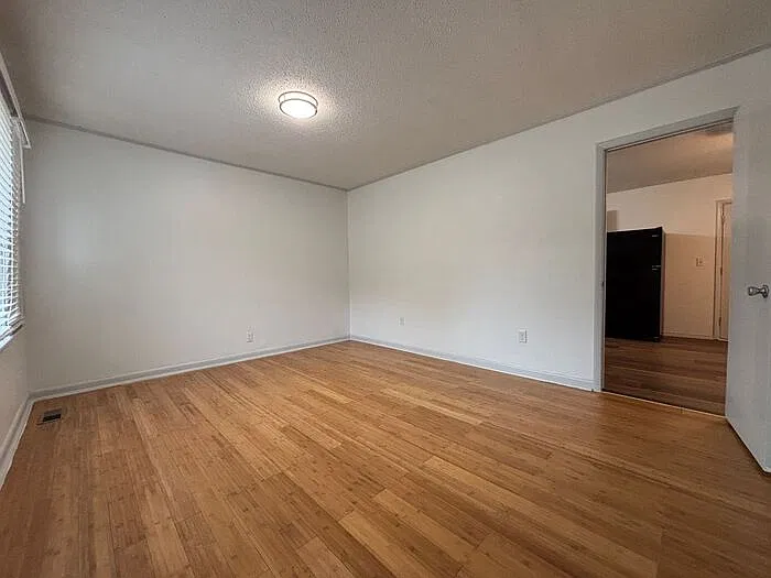 3 bed, 2.0 bath, 1457 sqft, $1,550 — Photo 4