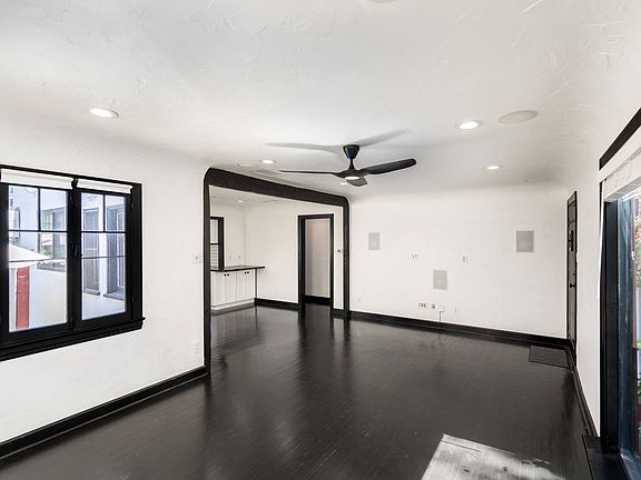 5th image of 11303 W Emelita St