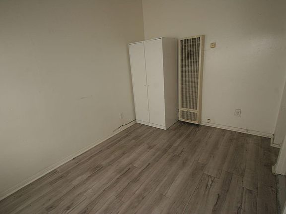 5th image of 45 Ozone Ave APT C