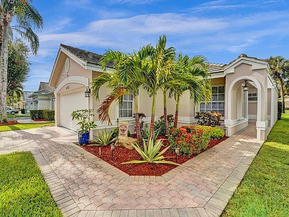 3rd image of 9010 Lake Park Cir N