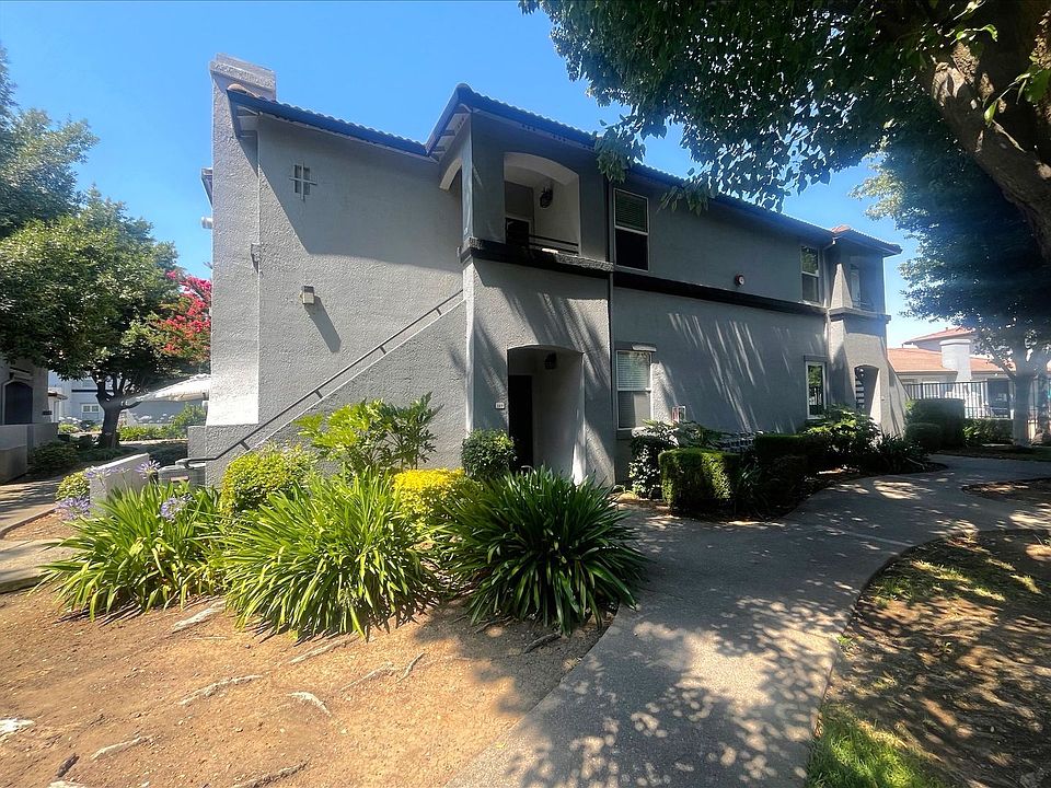 2nd image of 5201 Laguna Oaks Dr Unit 190