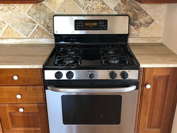 5th image of 1266 Chestnut St APT 6
