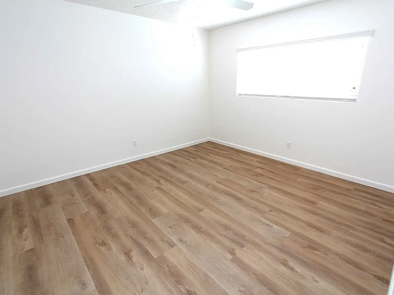 7435 Canby Ave — Photo 12