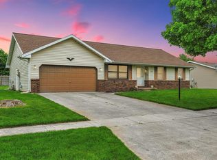 610 Bellerieve Dr, Champaign, IL