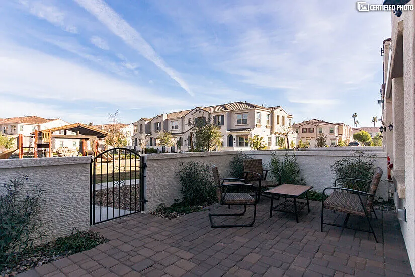 Furnished Townhome Near Ocotillo GC — Photo 3