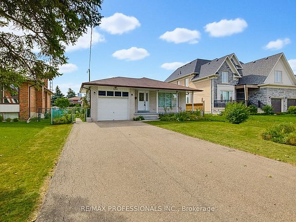 3rd image of 4038 Wilcox Rd