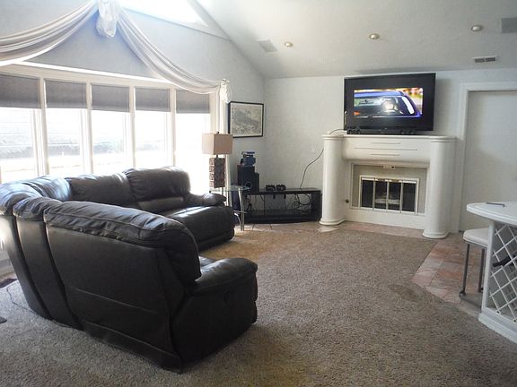 3rd image of 20225 Orchard Grove Ave