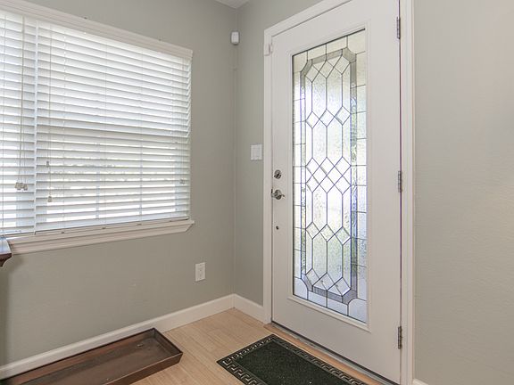 3rd image of 918 Oregon St