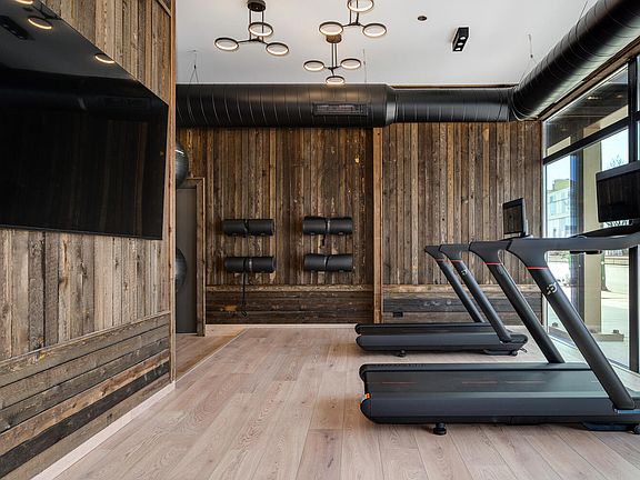 5th image of 1235 N Ashland Ave #403
