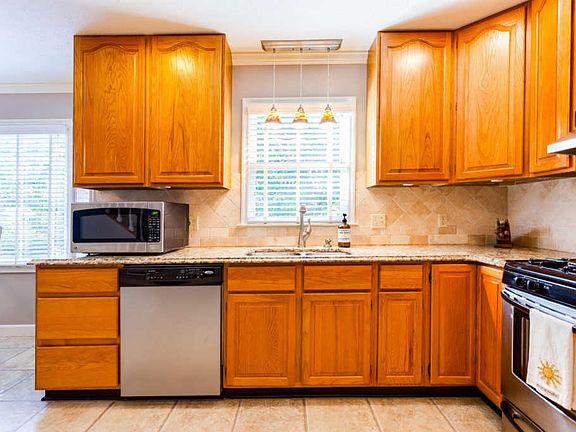 3rd image of 10606 Eagle Glen Dr