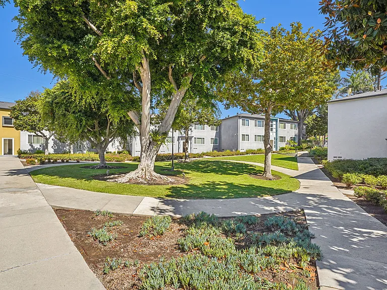 Ladera Townhouse — Photo 16