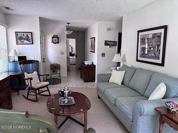 3rd image of 218 Ravenswood Road