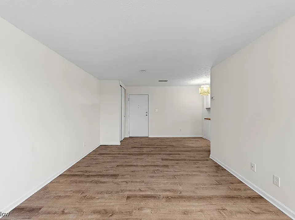 2 bed, 1100 sqft, $1,400 — Photo 3