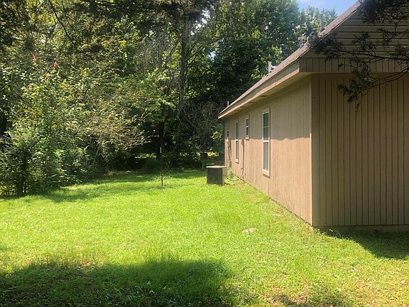 5th image of 301 Stanton Dr